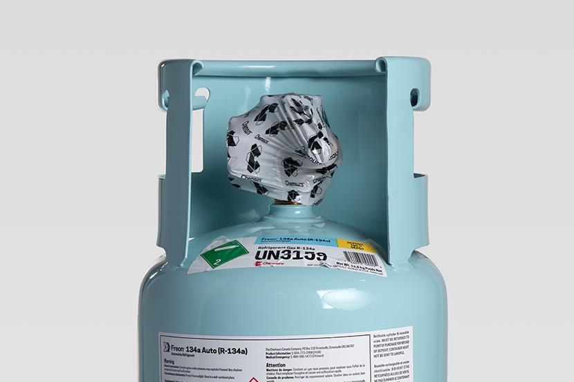 blue canister with freon tm 134a auto r-134a label